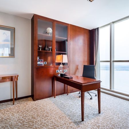 فندق Crowne Plaza Zhenjiang By Ihg المظهر الخارجي الصورة