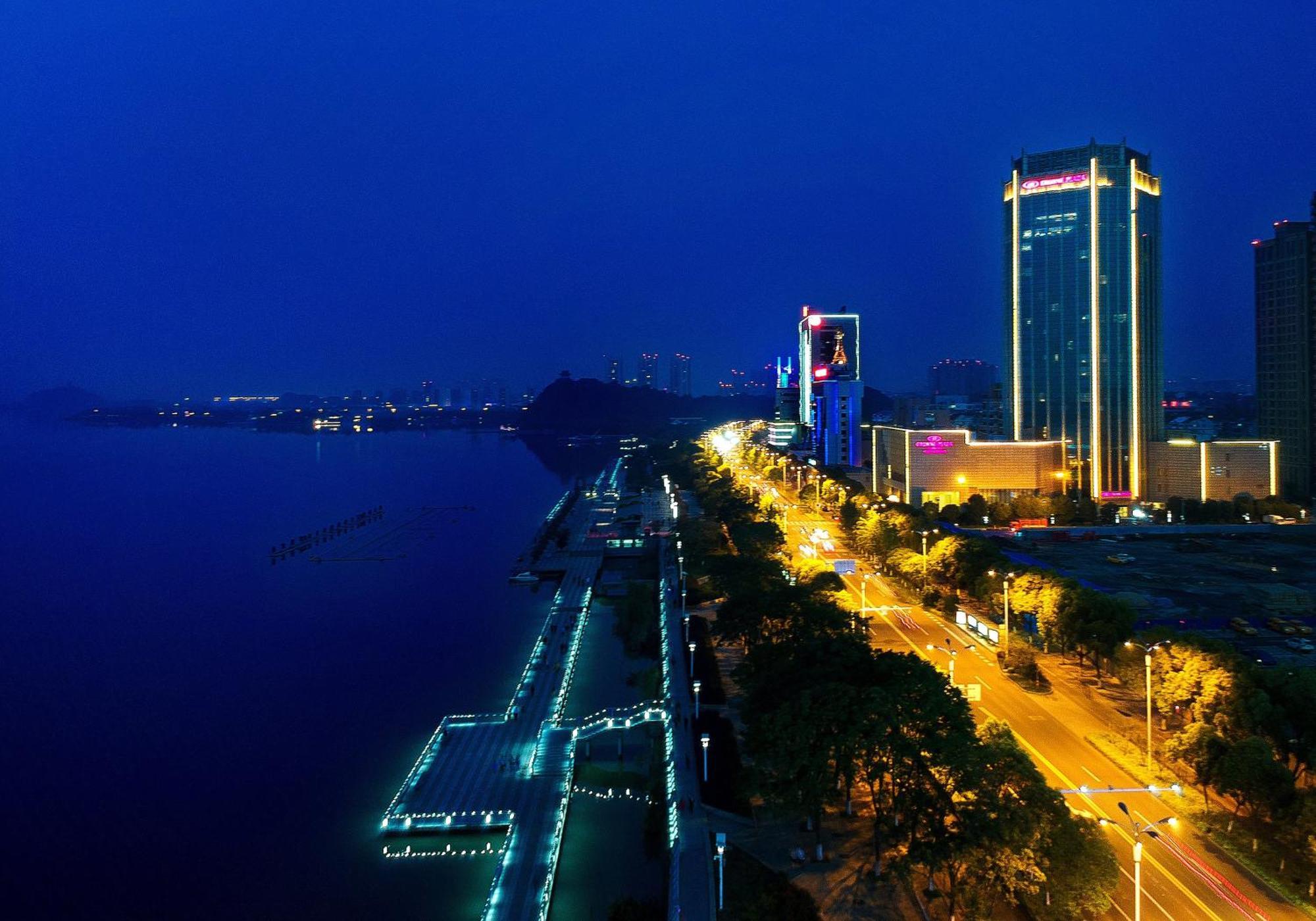 فندق Crowne Plaza Zhenjiang By Ihg المظهر الخارجي الصورة